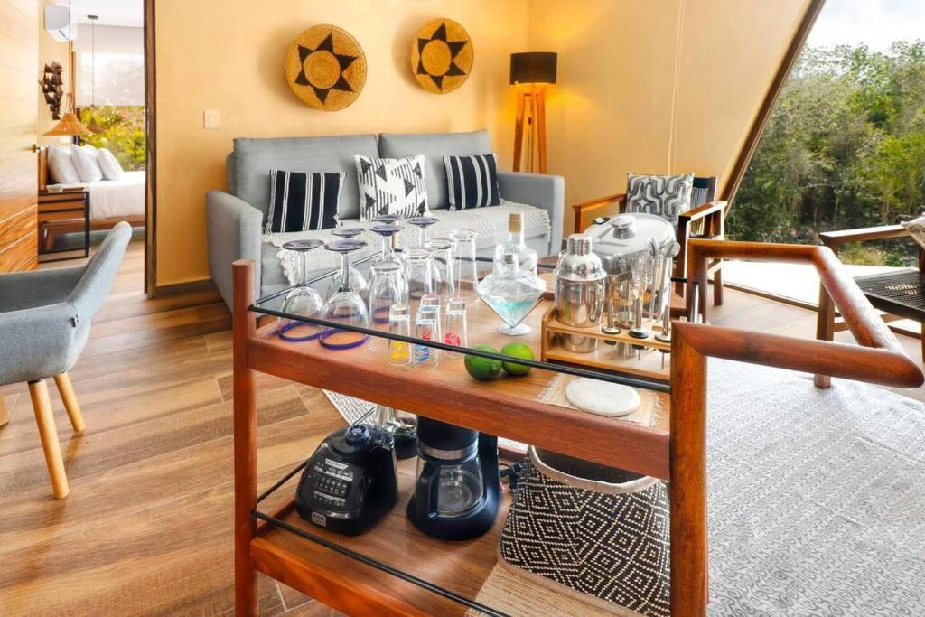 Stylish Jungle Penthouse & Private Rooftop Pool *