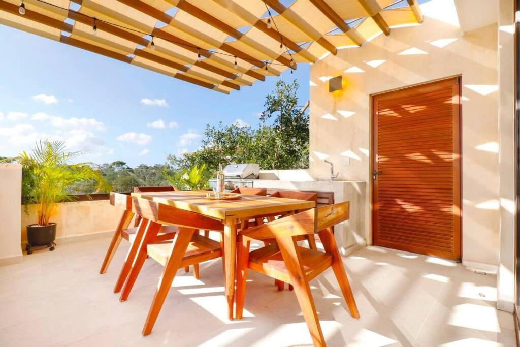 Stylish Jungle Penthouse & Private Rooftop Pool Appartamento *